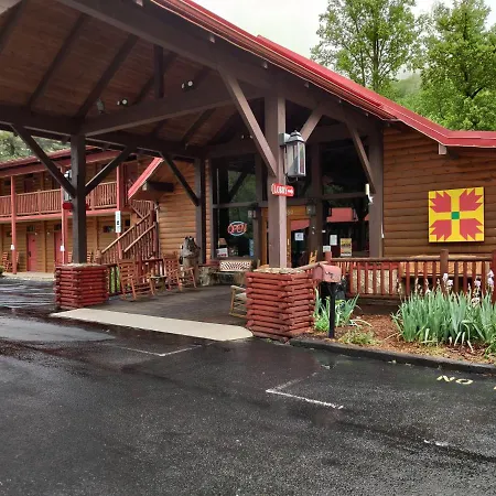 Smoky Falls Lodge
